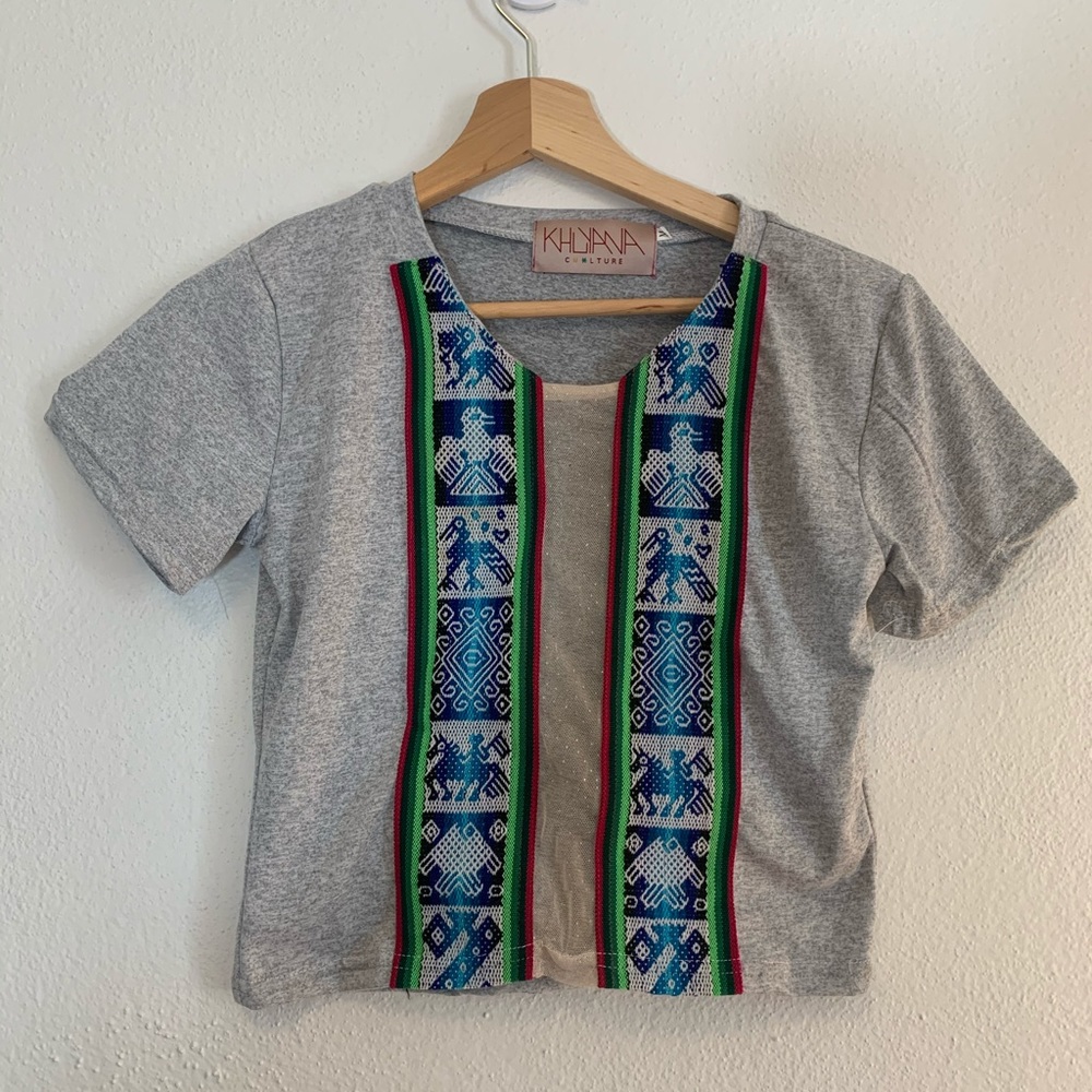 Cropped tee